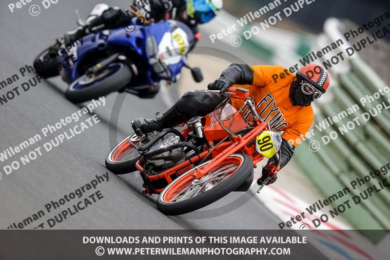 Vintage motorcycle club;eventdigitalimages;mallory park;mallory park trackday photographs;no limits trackdays;peter wileman photography;trackday digital images;trackday photos;vmcc festival 1000 bikes photographs